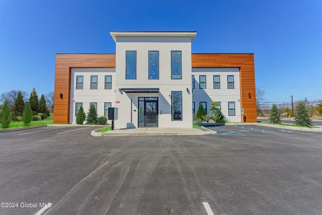 $2,250 | 1133 Loudon Road, Cohoes, NY 12047