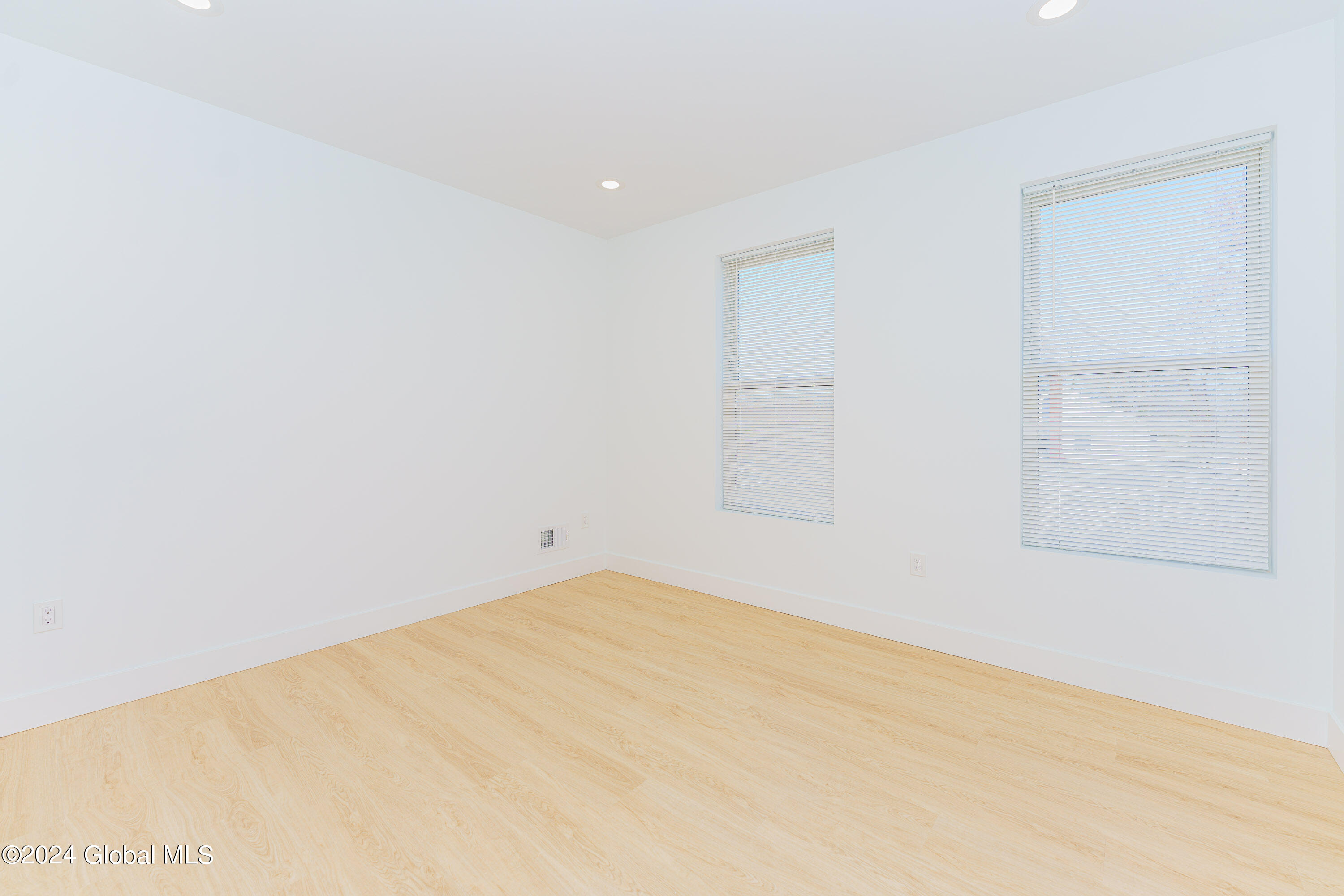 1133 Loudon Road Cohoes, NY 12047 - Photo 15 of 25 3 Apt 204 10