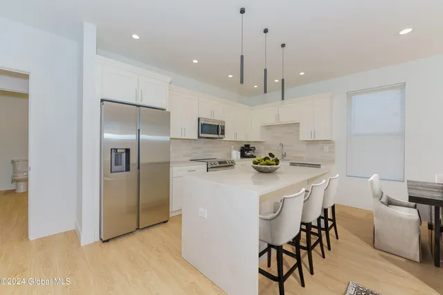 $2,250 | 1133 Loudon Road, Cohoes, NY 12047