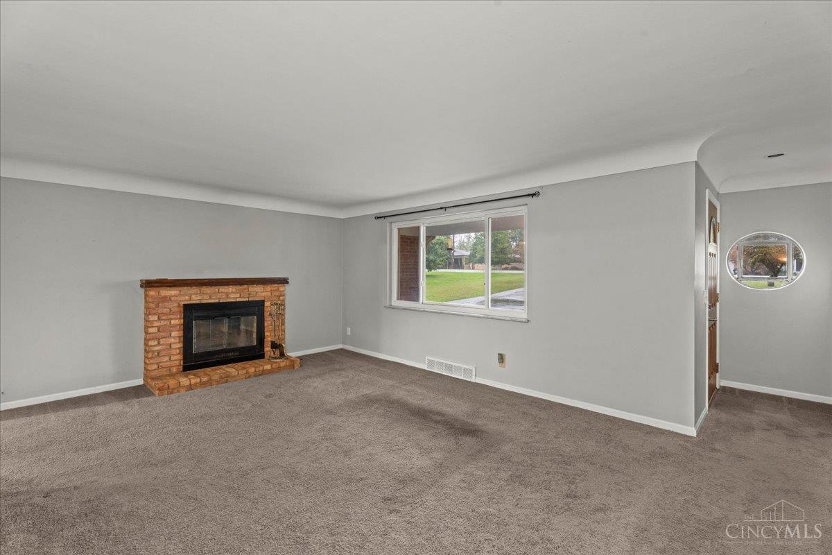 4760 Boomer Road Cincinnati, OH 45247 - Photo 7 of 37 Gallery Image 7