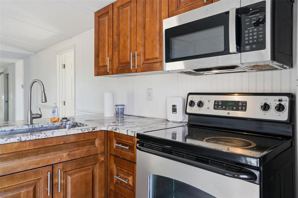 9727 Lake Drive Weeki Wachee, FL 34613 - Photo 9 of 28