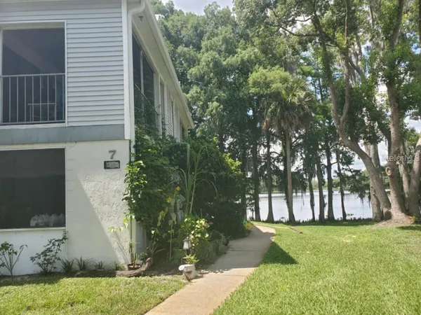 $175,000 | 708 Northlake Drive, Unit 7, Sanford, FL 32773