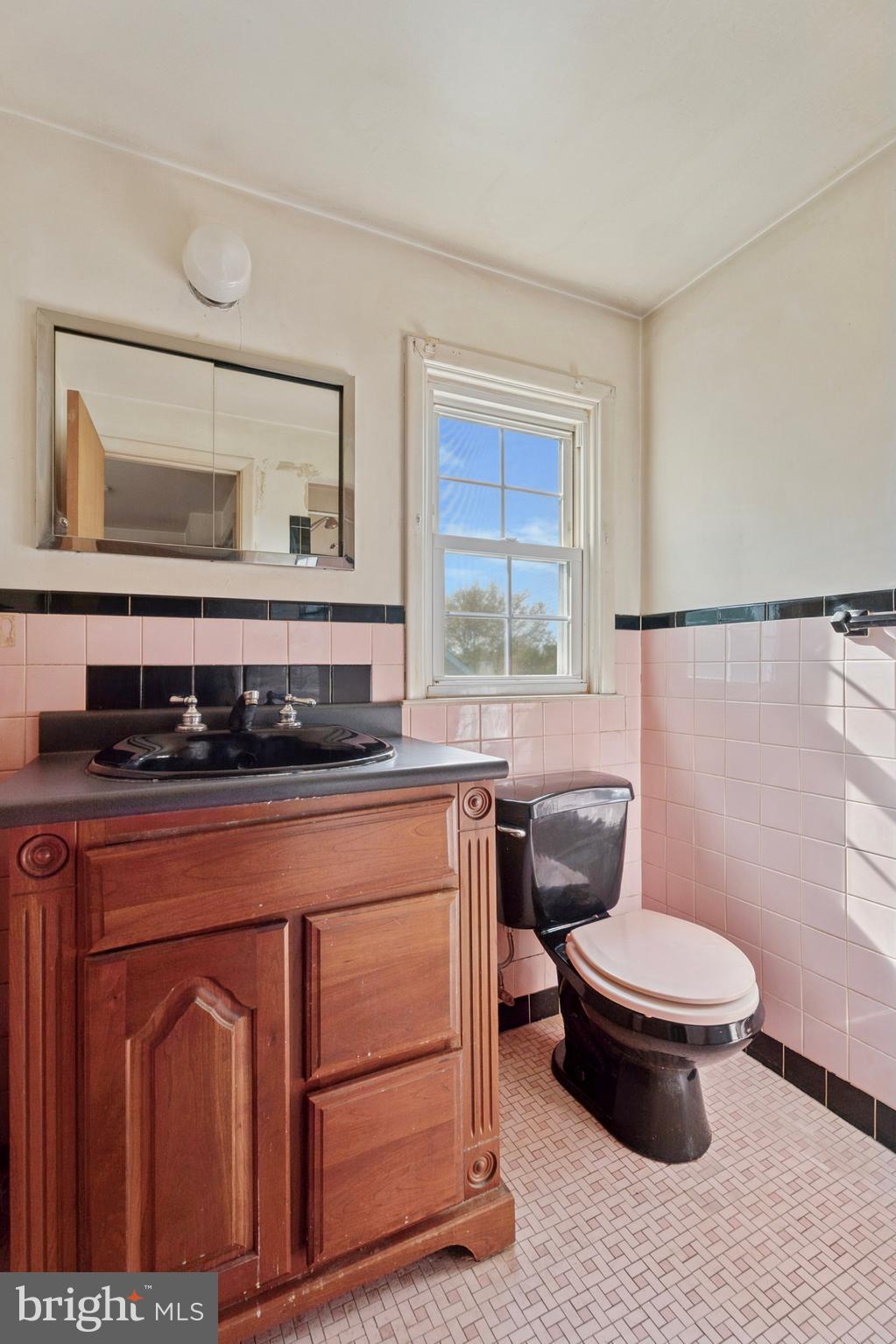 1313 Cloverly Road Warminster, PA 18974 - Photo 12 of 15 Master Bath
