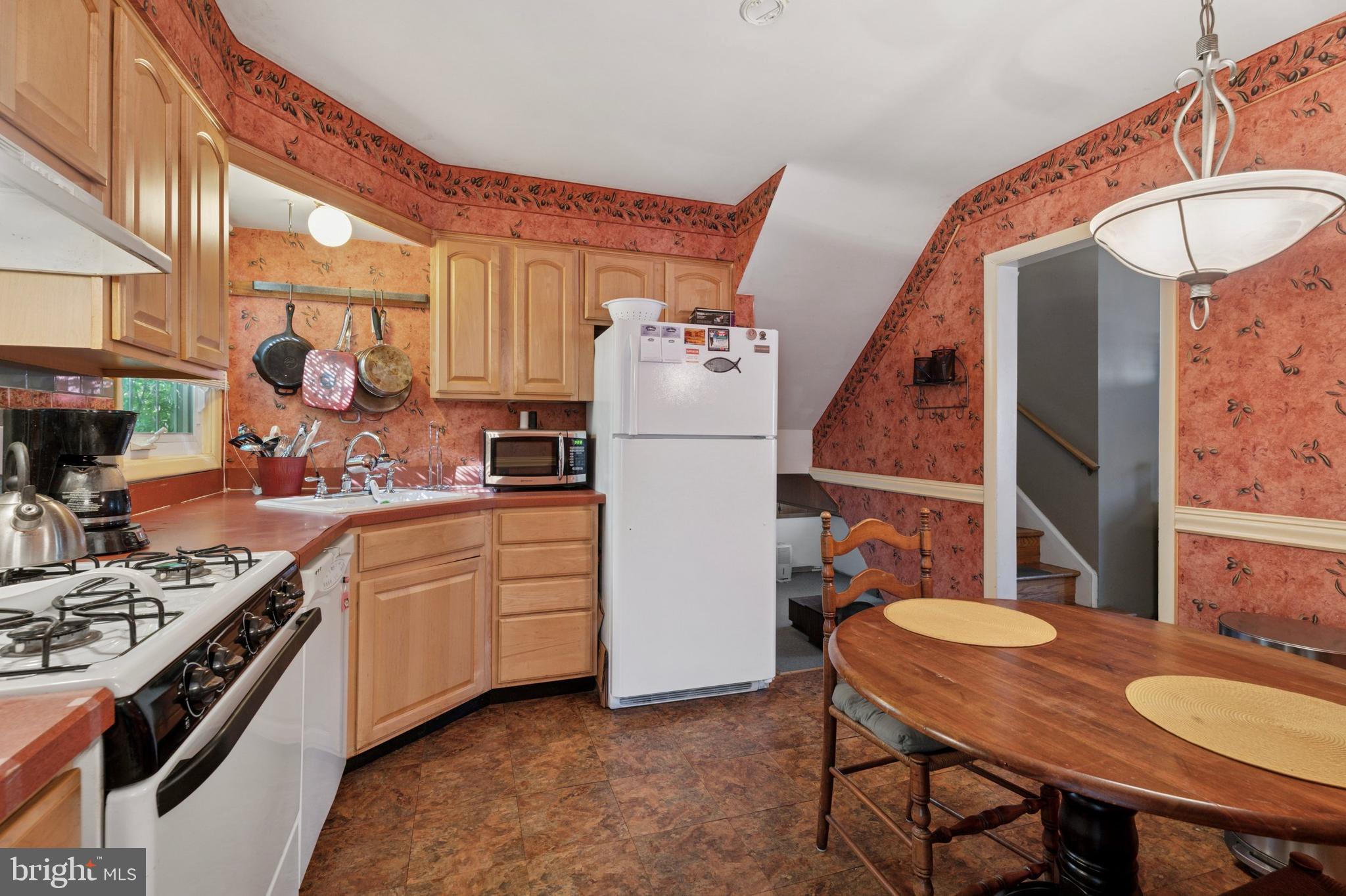 1313 Cloverly Road Warminster, PA 18974 - Photo 6 of 15 Kitchen
