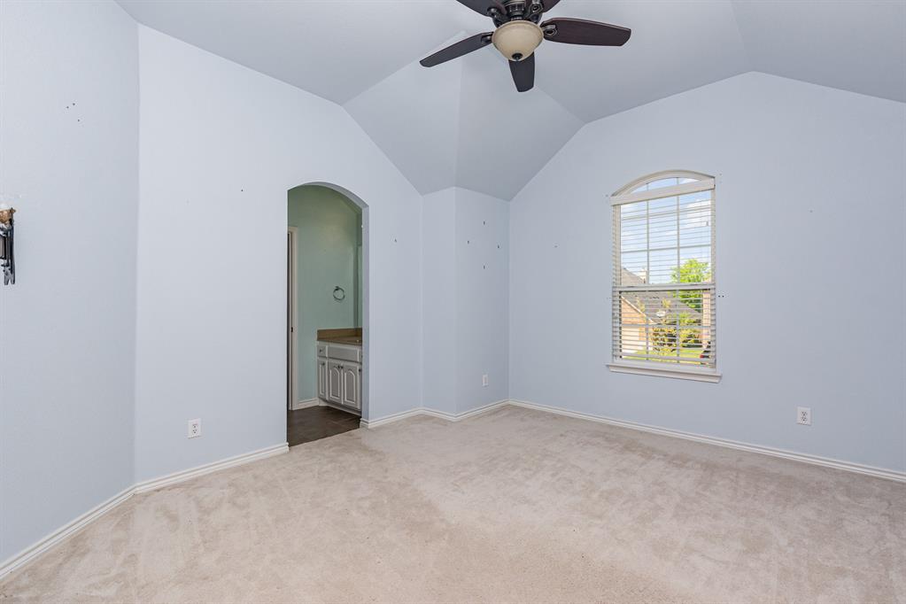 1325 Bateman Lane Celina, TX 75009 - Photo 26 of 39 an empty room with windows and closet
