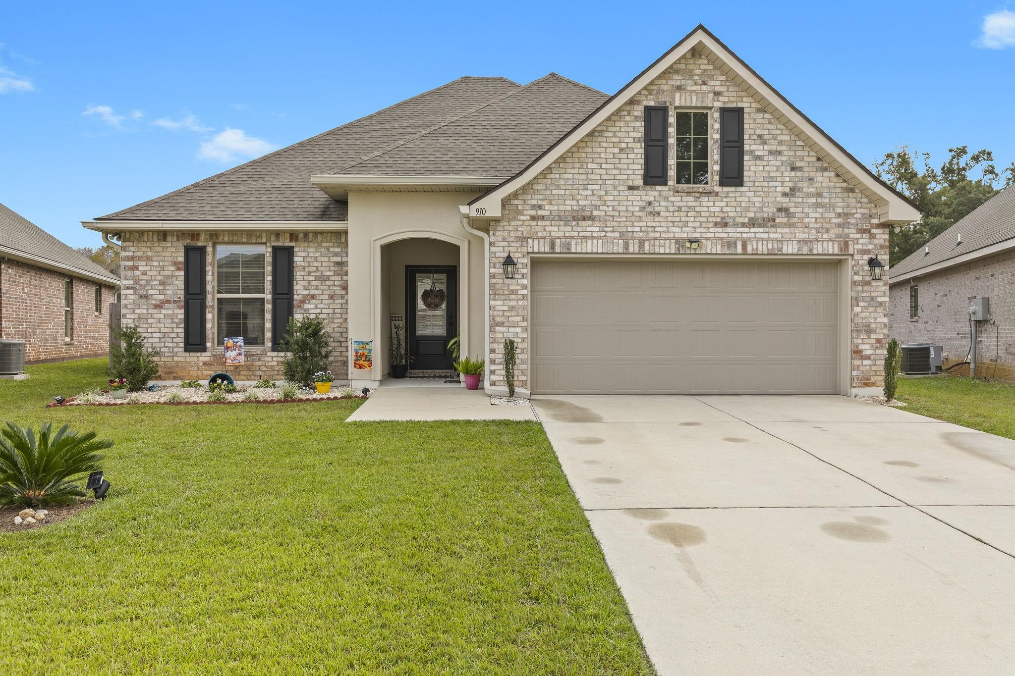 910 Gibson Court Foley, AL 36535 - Photo 52 of 66 Front of House