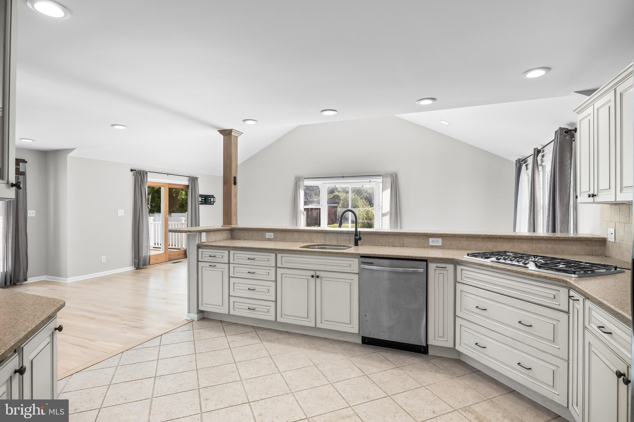 445 Pelham Road Cherry Hill, NJ 08034 - Photo 6 of 36 Gallery Image 6