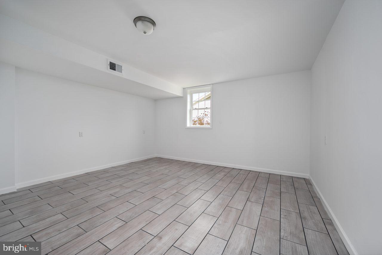 2004 Brierhill Road Fort Washington, MD 20744 - Photo 38 of 42 a view of an empty room and window