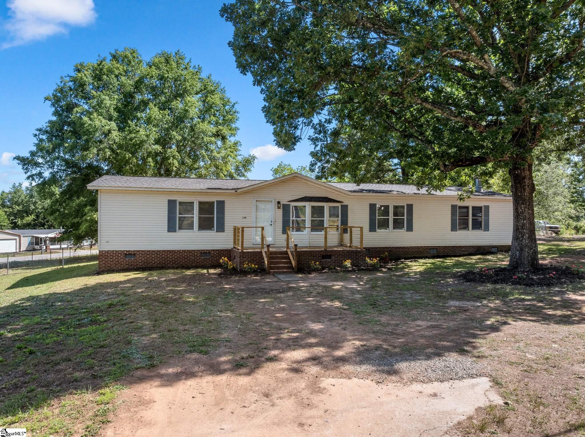 139 Blue Ridge Road Campobello, SC 29322 - Photo 2 of 20