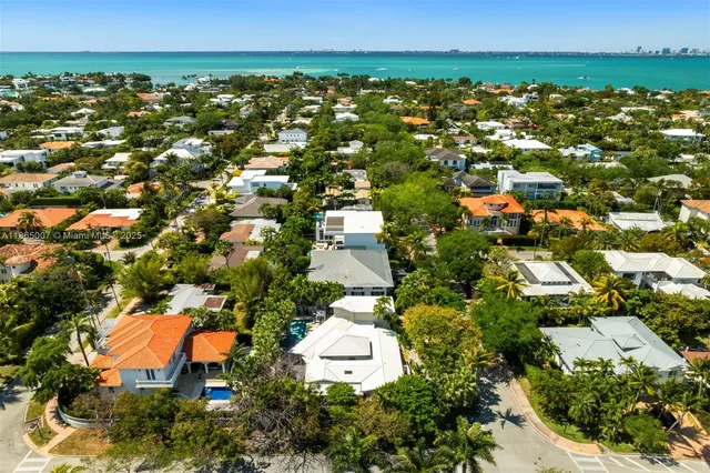 $3,997,000 | 200 West McIntyre Street, Key Biscayne, FL 33149