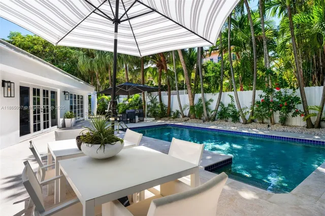 $3,997,000 | 200 West McIntyre Street, Key Biscayne, FL 33149
