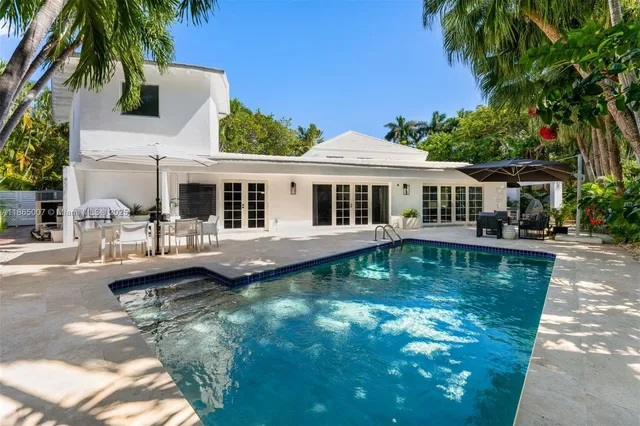 $3,997,000 | 200 West McIntyre Street, Key Biscayne, FL 33149