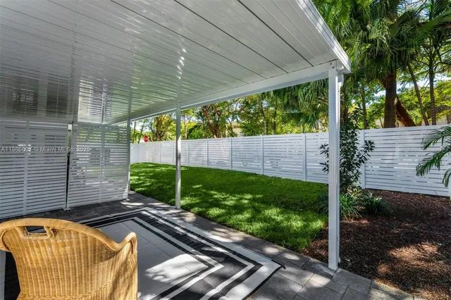 $3,997,000 | 200 West McIntyre Street, Key Biscayne, FL 33149