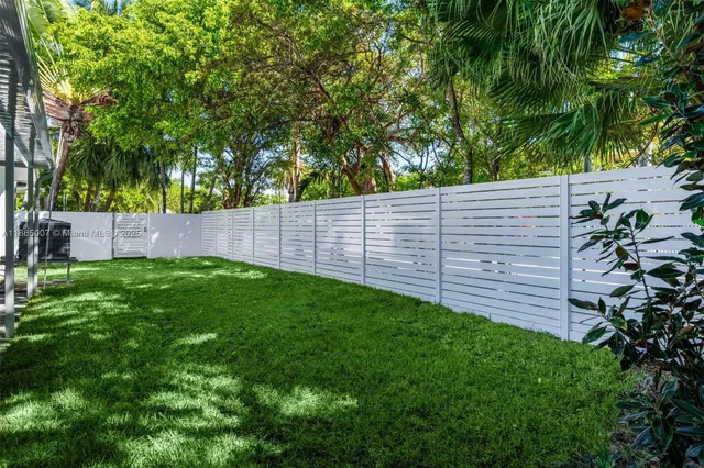 $3,997,000 | 200 West McIntyre Street, Key Biscayne, FL 33149