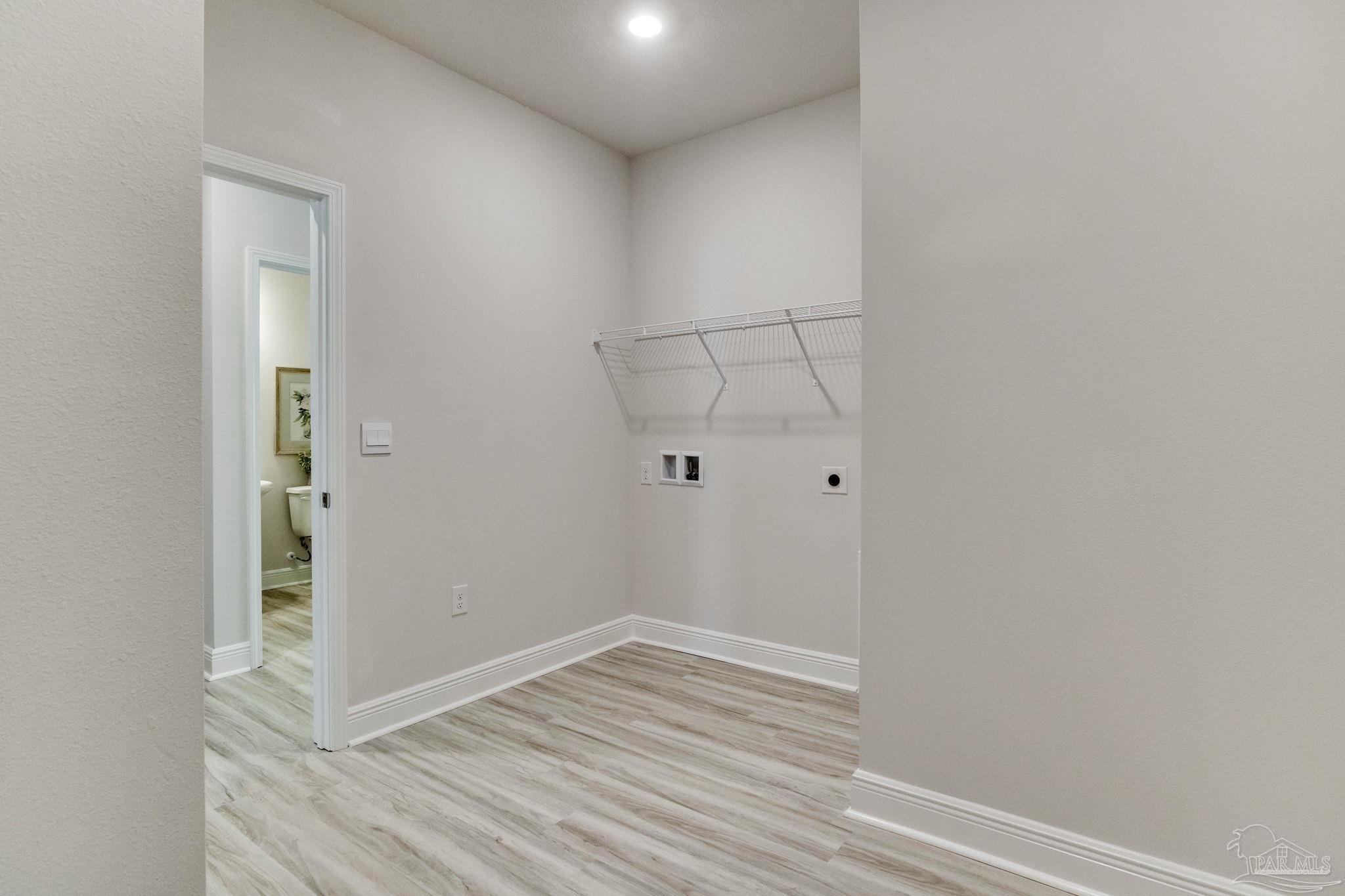 3423 Crossvine Road Cantonment, FL 32533 - Photo 30 of 35 a view of room with walk in closet