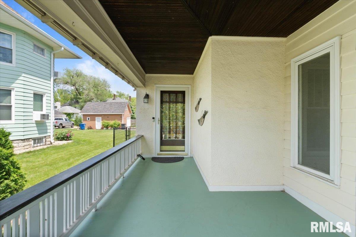 1428 9th Street Moline, IL 61265 - Photo 4 of 46