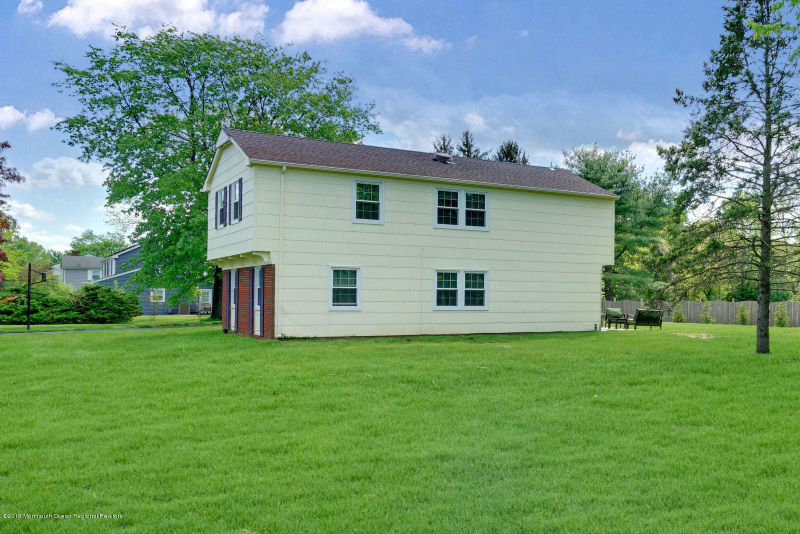 271 Stillwells Corner Road Freehold, NJ 07728 - Photo 8 of 77 8
