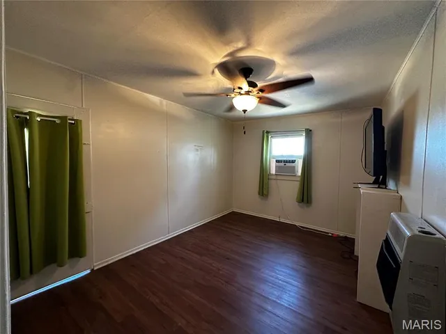 $89,000 | 352 North Bedford Street, Puxico, MO 63960