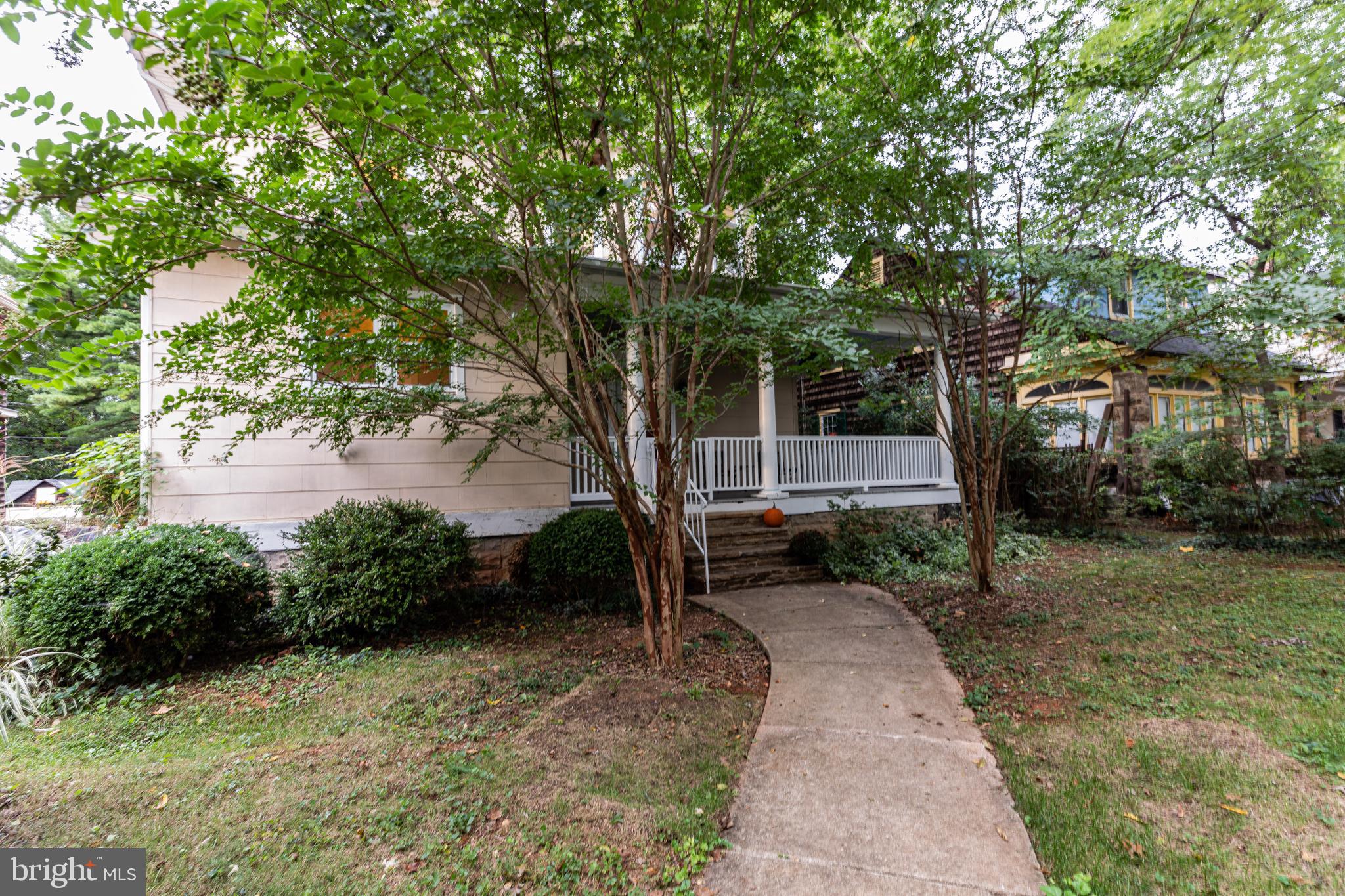 2604 Ken Oak Road Baltimore, MD 21215 - Photo 4 of 56
