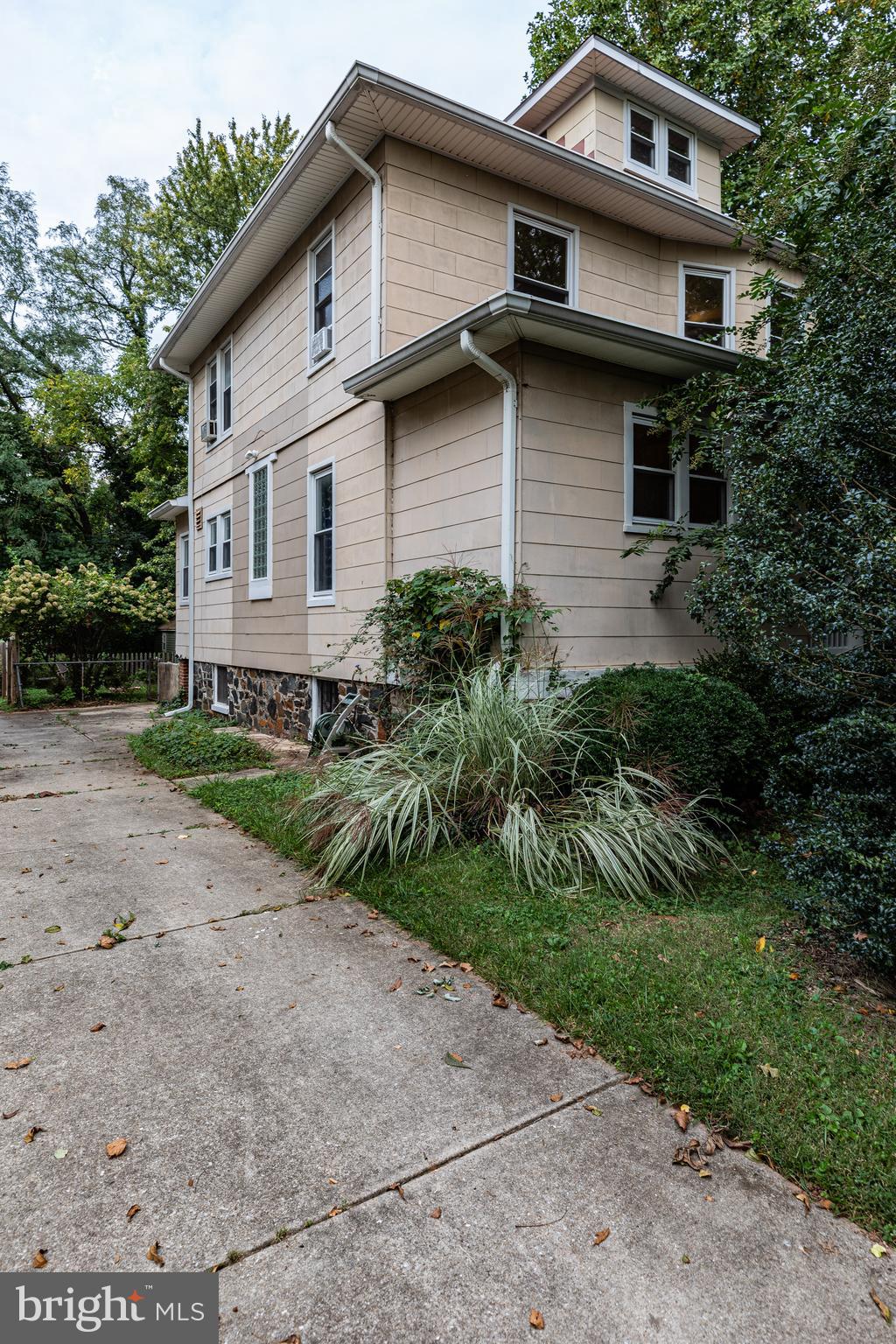 2604 Ken Oak Road Baltimore, MD 21215 - Photo 9 of 56