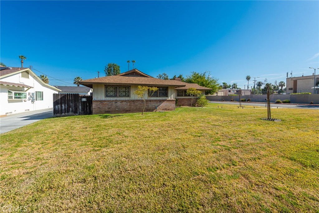 3869 Lafayette Street Riverside, CA 92503 - Photo 4 of 35