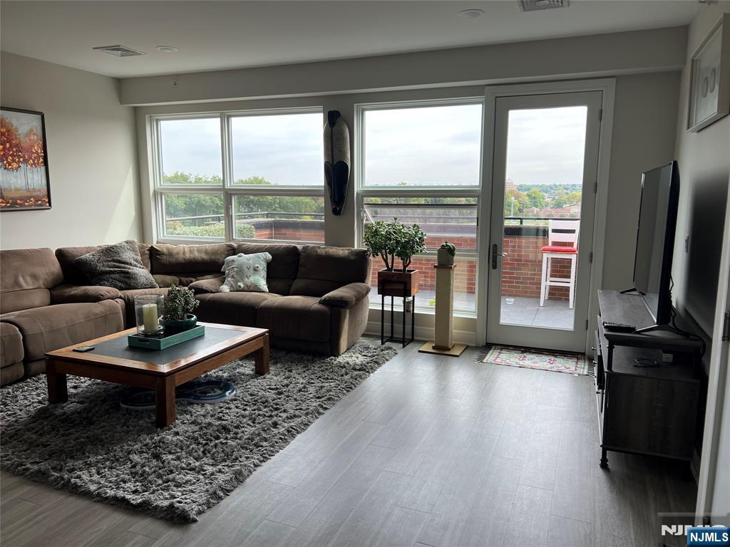 140 Overlook Avenue, Unit D 1 Hackensack, NJ 07601 - Photo 3 of 16