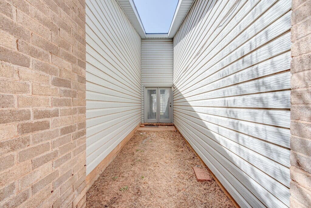 534 North Fulton Avenue Lubbock, TX 79416 - Photo 19 of 24 a view of a balcony with a door