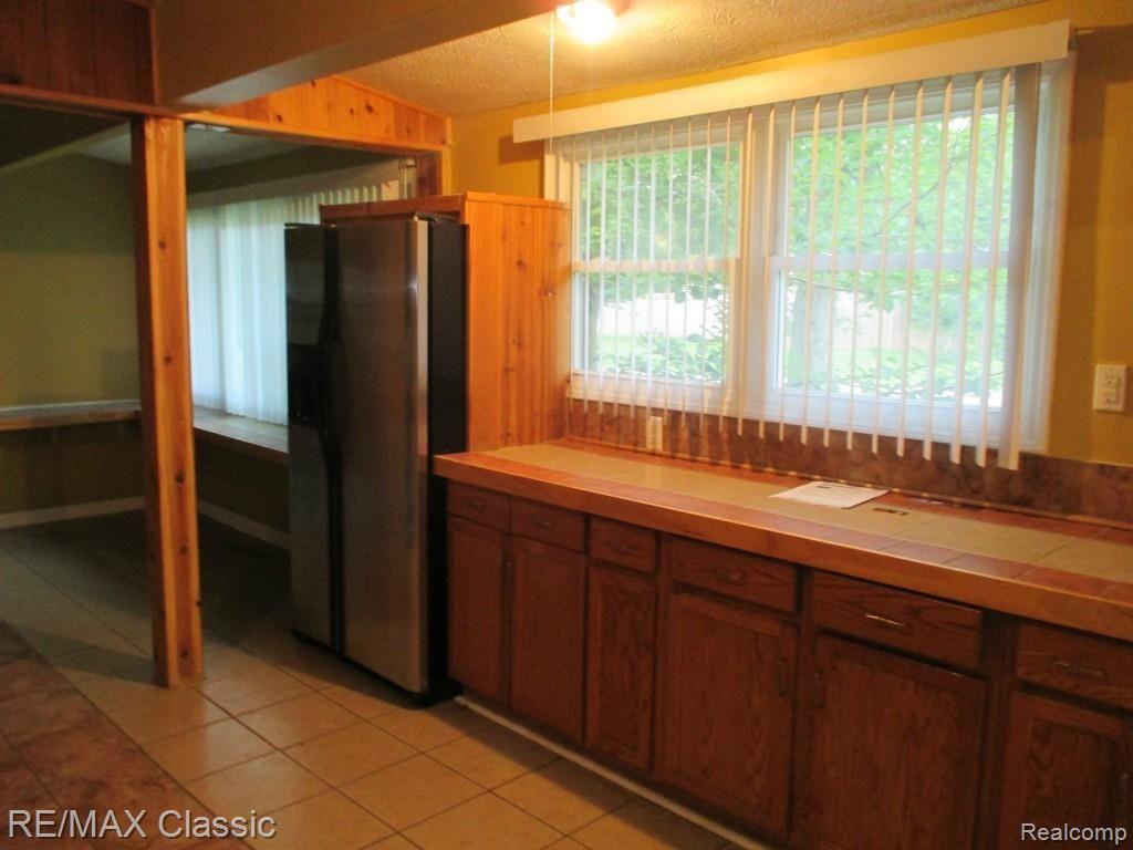 1185 Delta Road Walled Lake, MI 48390 - Photo 14 of 42 IMG_1826.jpg