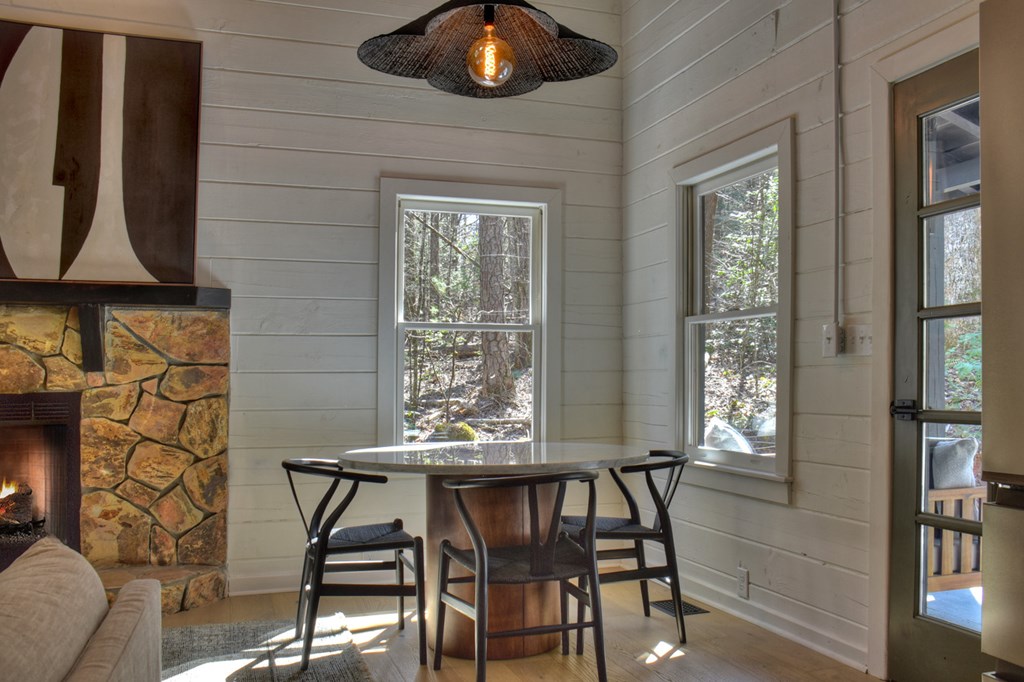 405 Idle Lane Blue Ridge, GA 30513 - Photo 8 of 47 Gallery Image 8