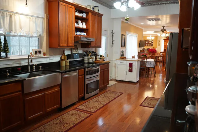 $646,500 | 25065 Rock Springs Hollow Road, Thebes, IL 62990