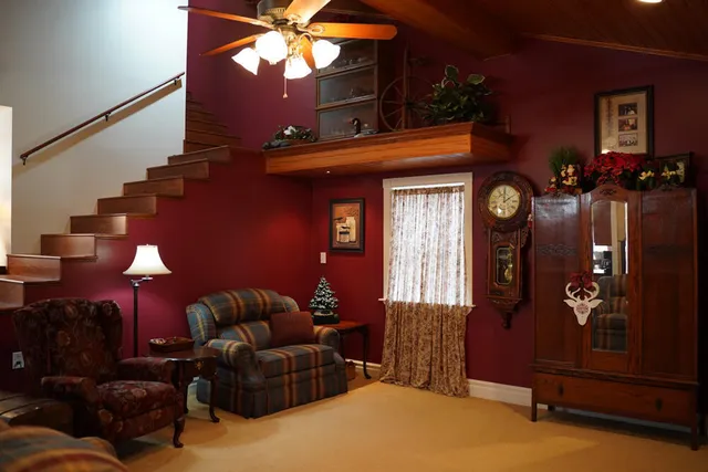 $646,500 | 25065 Rock Springs Hollow Road, Thebes, IL 62990