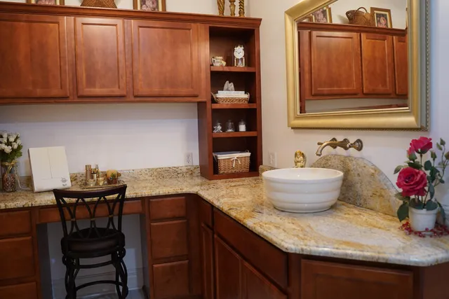 $646,500 | 25065 Rock Springs Hollow Road, Thebes, IL 62990