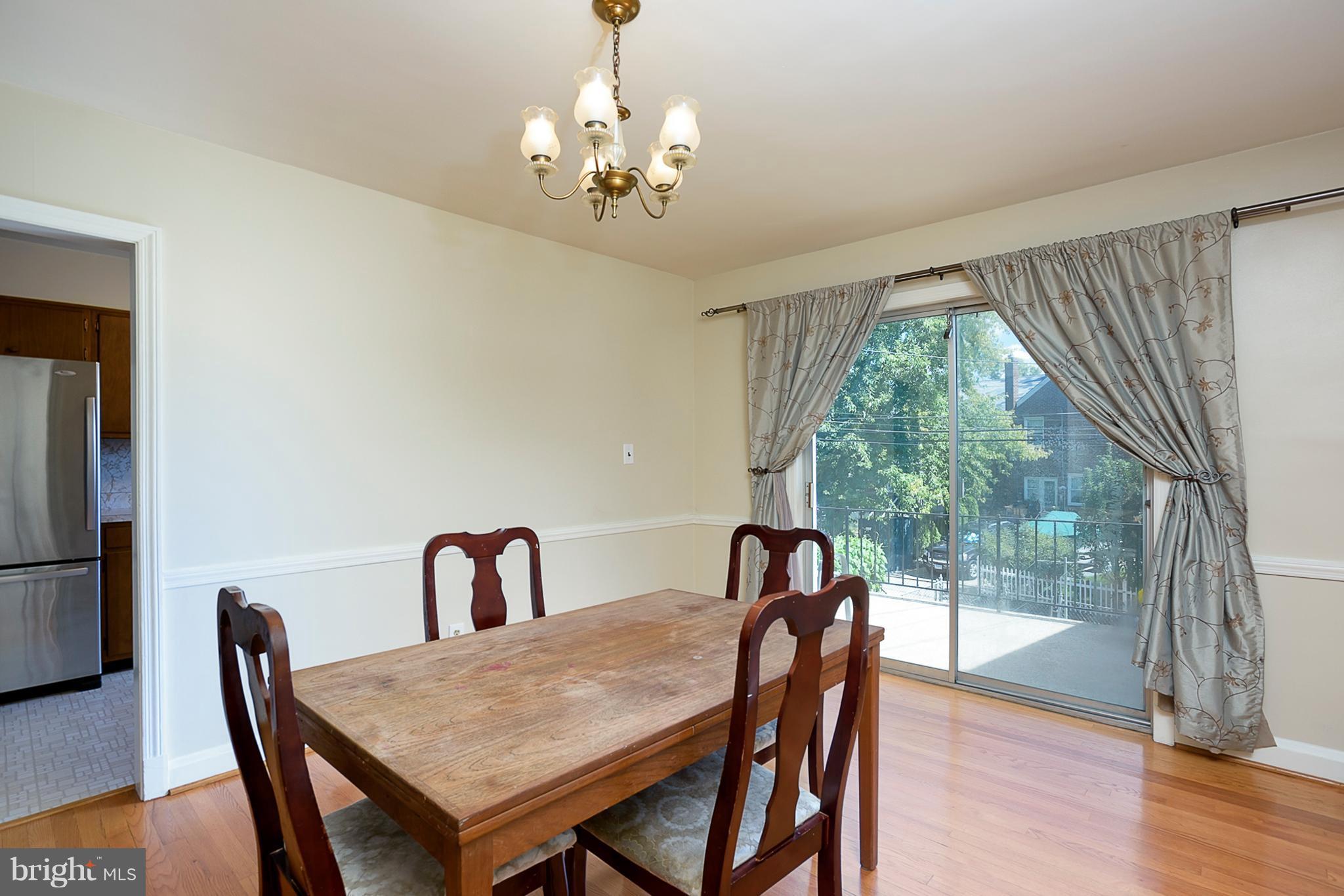 347 Whitfield Road Baltimore, MD 21228 - Photo 8 of 28 Dining Room
