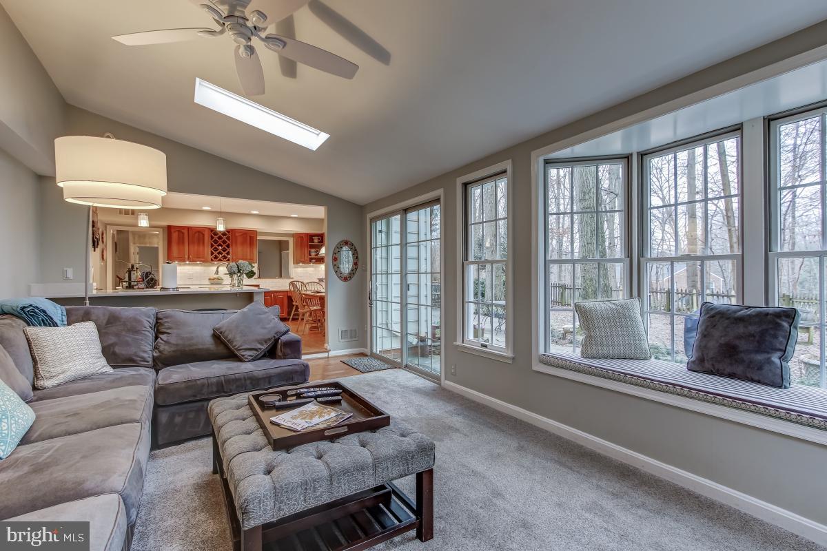 11315 Handlebar Road Reston, VA 20191 - Photo 12 of 41 Fam Room looking into Kitchen