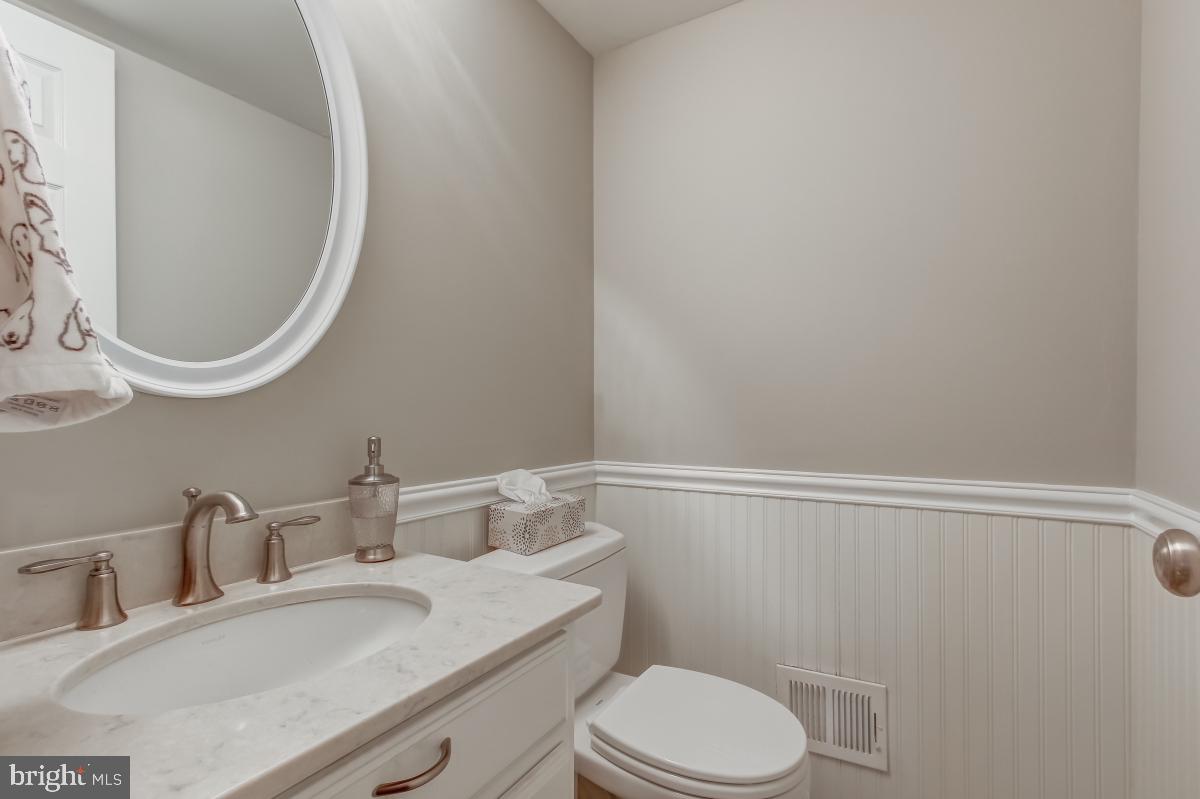 11315 Handlebar Road Reston, VA 20191 - Photo 18 of 41 Powder Room