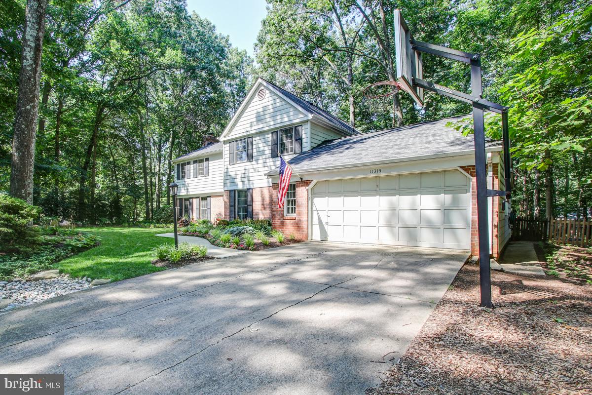 11315 Handlebar Road Reston, VA 20191 - Photo 3 of 41 Welcome Home!