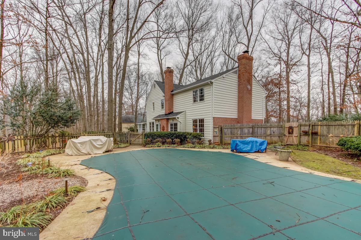 11315 Handlebar Road Reston, VA 20191 - Photo 23 of 41 Pool - Covered