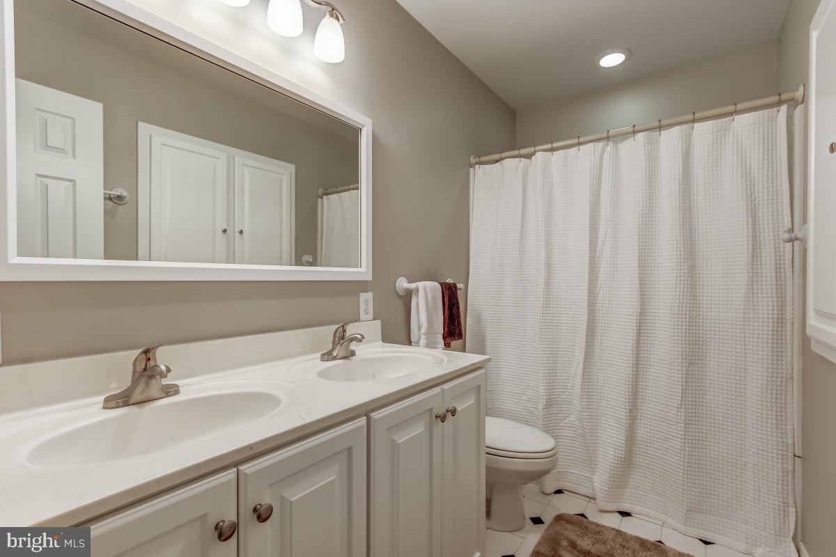 11315 Handlebar Road Reston, VA 20191 - Photo 38 of 41 Upper Level Bathroom