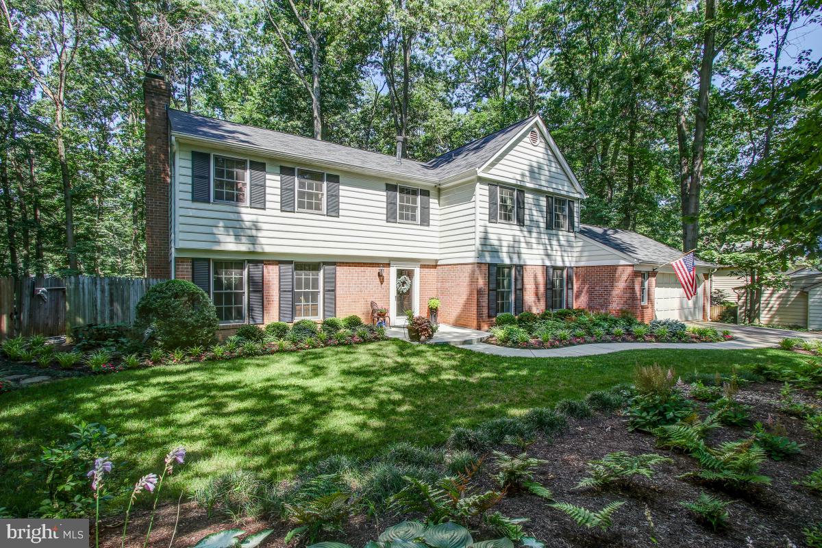 11315 Handlebar Road Reston, VA 20191 - Photo 5 of 41 Landscaped Exterior