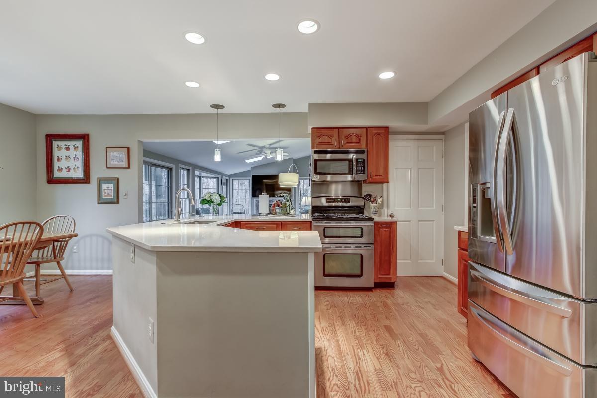 11315 Handlebar Road Reston, VA 20191 - Photo 7 of 41 Lovely, Updated Kitchen