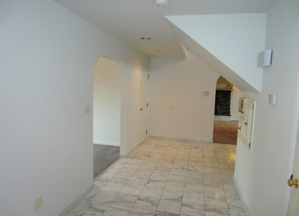 2382 Saunders Station Road Monroeville, PA 15146 - Photo 9 of 23 Gallery Image 9