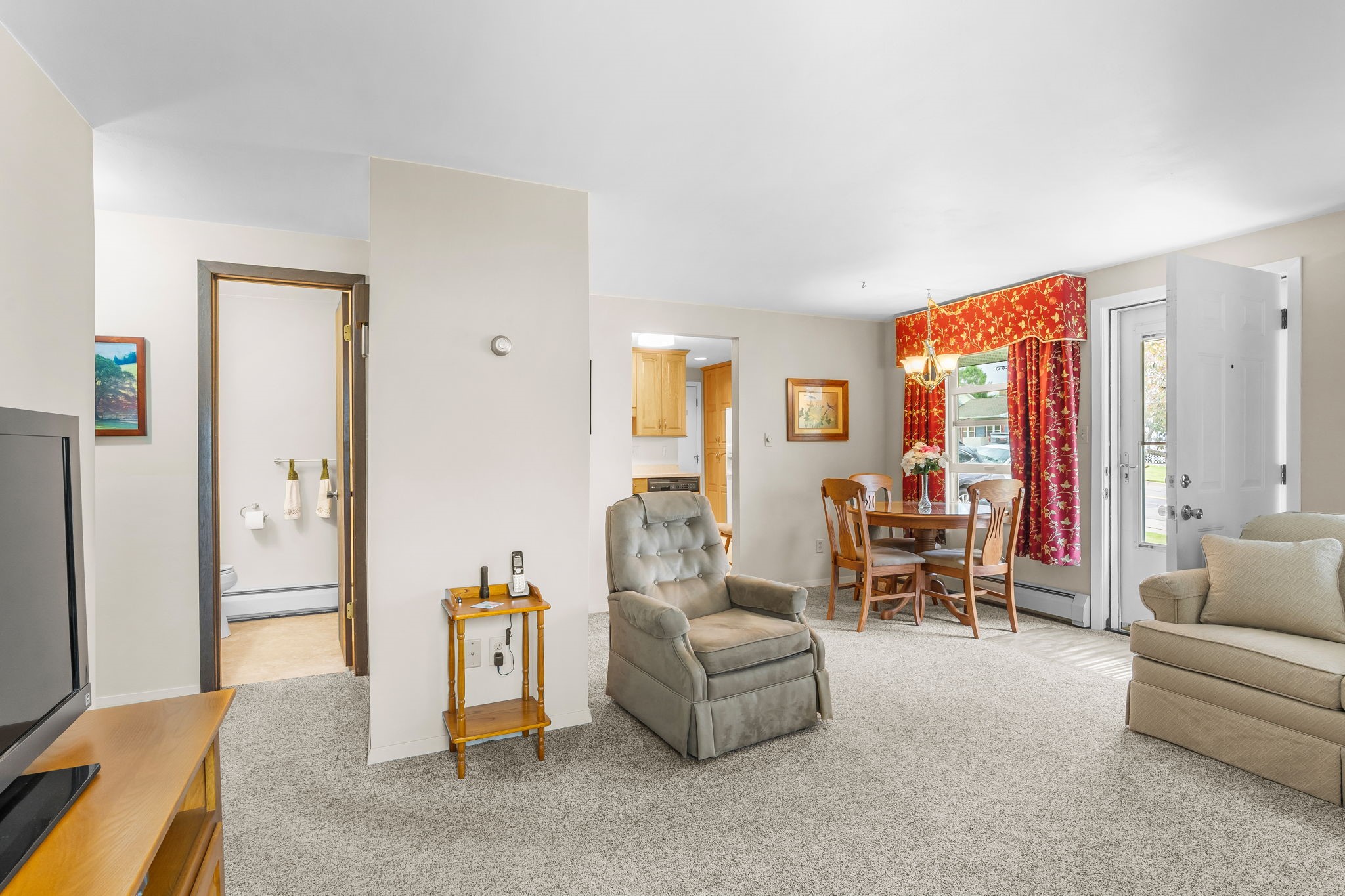 583 Overbrook Road Johnson City, NY 13790 - Photo 10 of 28