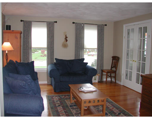 109 Sparrow Road Stoughton, MA 02072 - Photo 3 of 5 Gallery Image 3