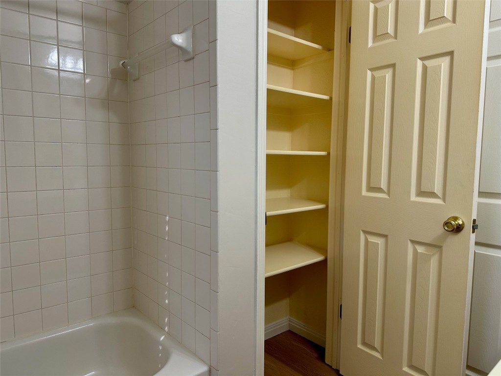 104 Benchmark Street Georgetown, TX 78626 - Photo 27 of 39 a bathroom with a tub