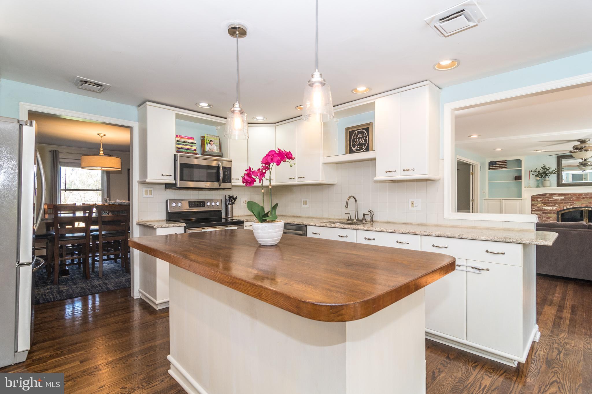 98 Chapman Road Doylestown, PA 18901 - Photo 12 of 49 Great flow