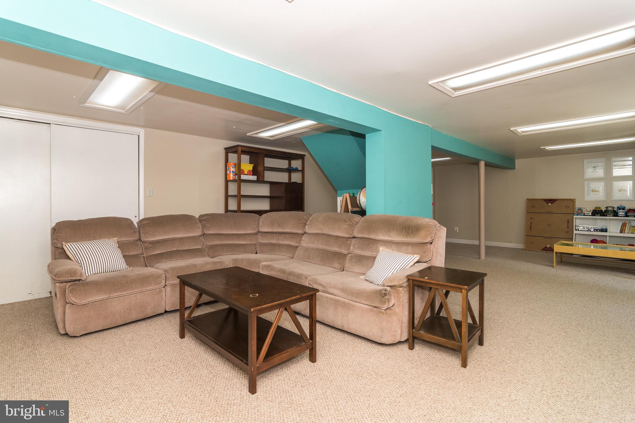 98 Chapman Road Doylestown, PA 18901 - Photo 34 of 49 Great for entertaining
