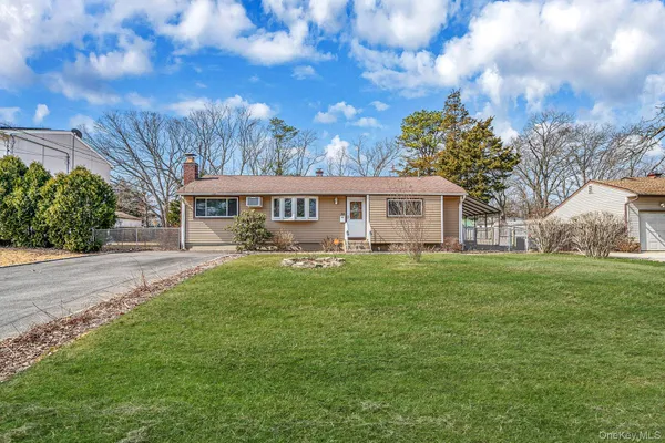 $549,999 | 156 Gibbs Road, Central Islip, NY 11722