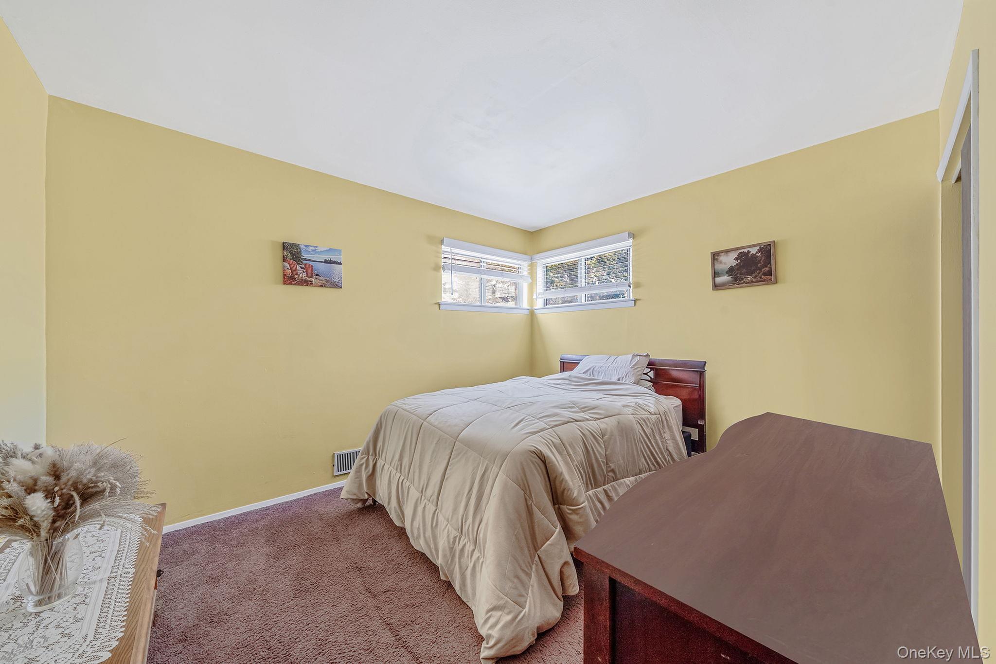 156 Gibbs Road Central Islip, NY 11722 - Photo 27 of 47