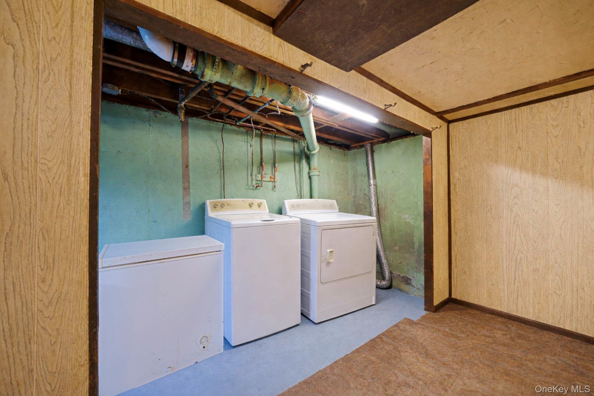 156 Gibbs Road Central Islip, NY 11722 - Photo 30 of 47