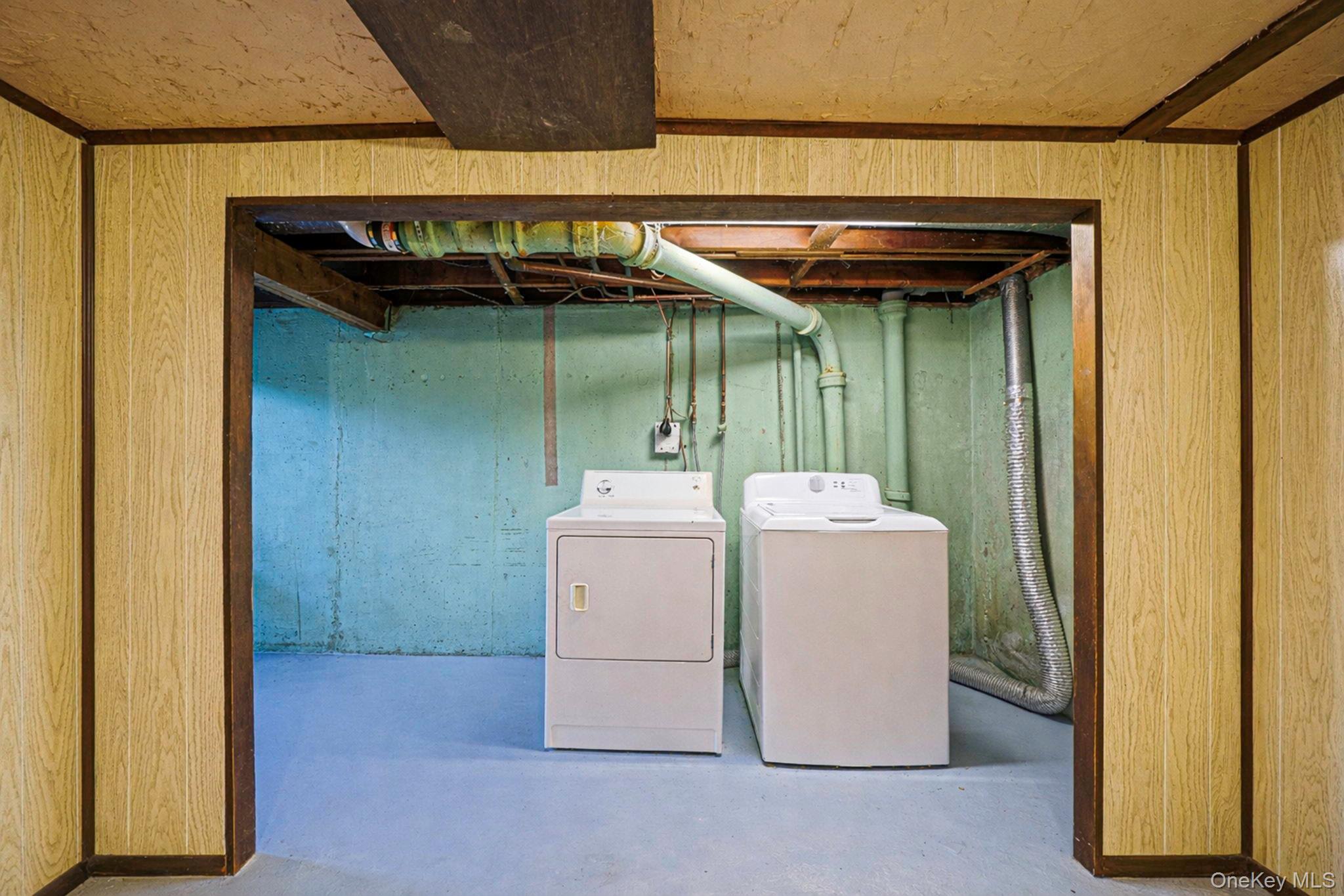 156 Gibbs Road Central Islip, NY 11722 - Photo 39 of 47